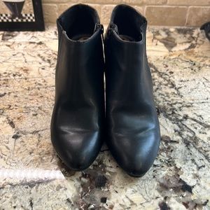 Black leather woman’s bootie